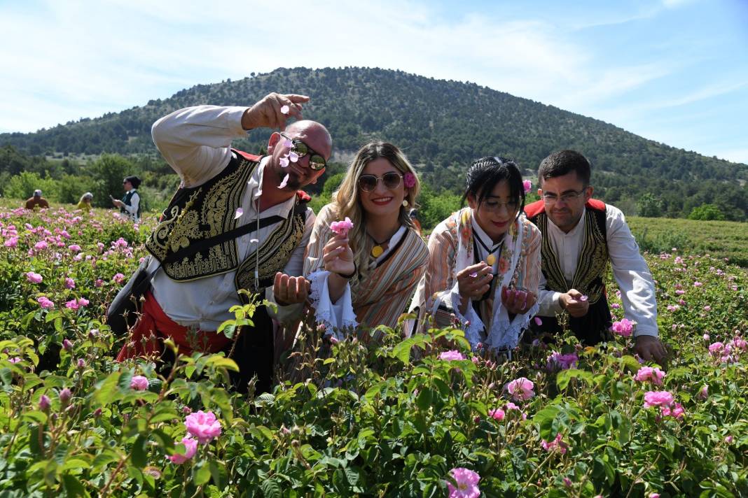 Uluslararası Isparta Gül Festivali'nde renkli görüntüler ortaya çıktı 3