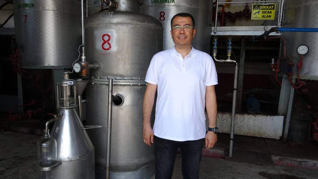 4 tondan 1 litre çıkıyor 421 bin TL'ye satılıyor. Dünyanın ihtiyacını o ilimiz karşılıyor 2