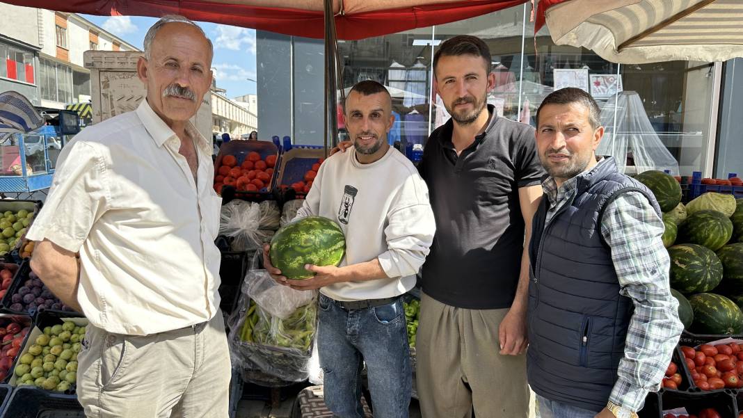 Bir il bu karpuzu konuşuyor. Bin TL verdiler satmadı 2