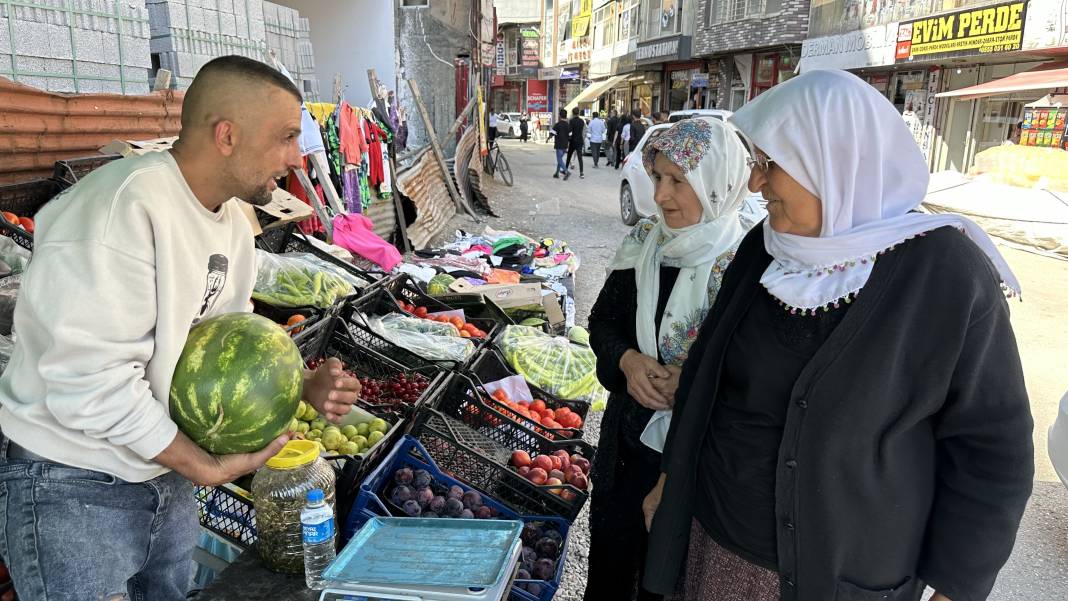 Bir il bu karpuzu konuşuyor. Bin TL verdiler satmadı 3