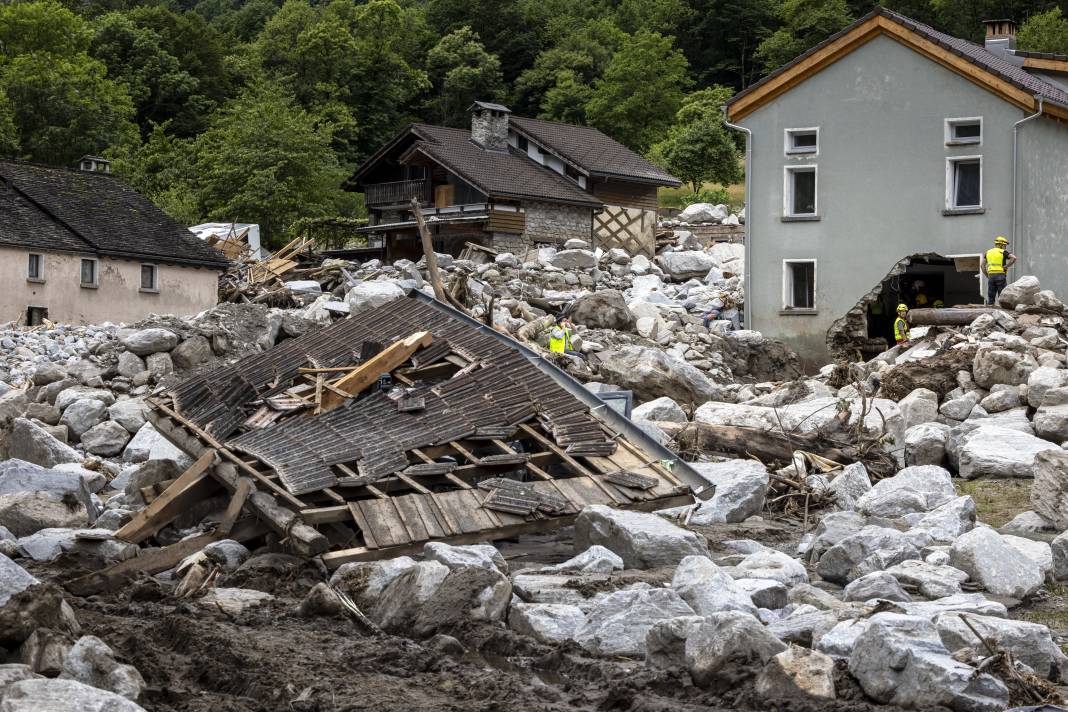 Sel ve toprak kaymasında 1 kişi hayatını kaybetti 8