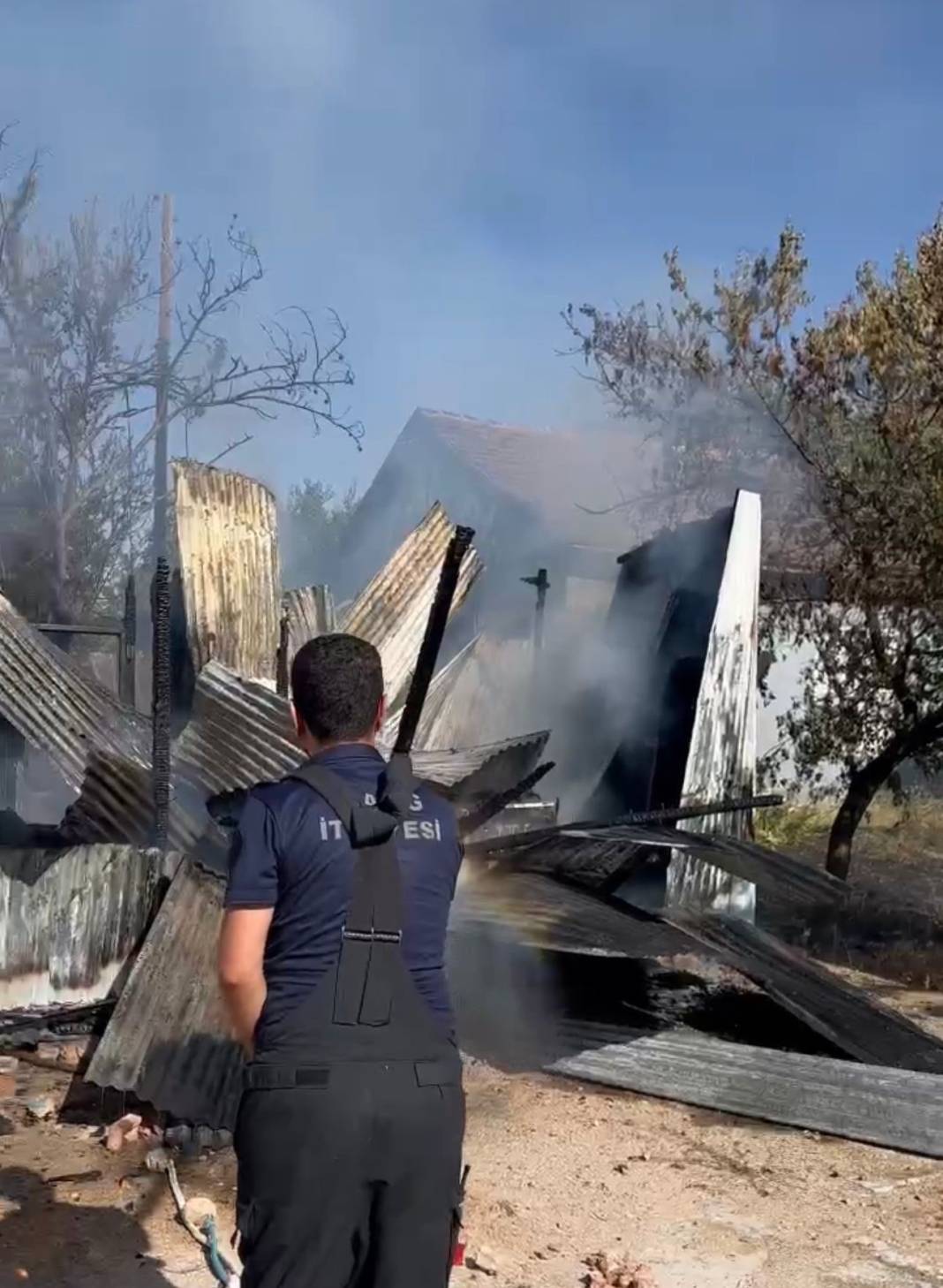 Elazığ'da yangında sac ev kül oldu 7