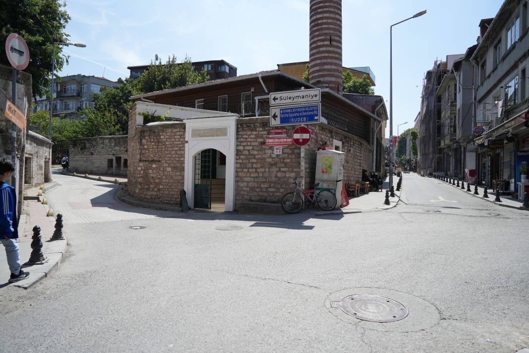 İstanbul sokaklarında gördüğünüz taşlar neyin simgesi? Osmanlı'dan beri varlar... 5