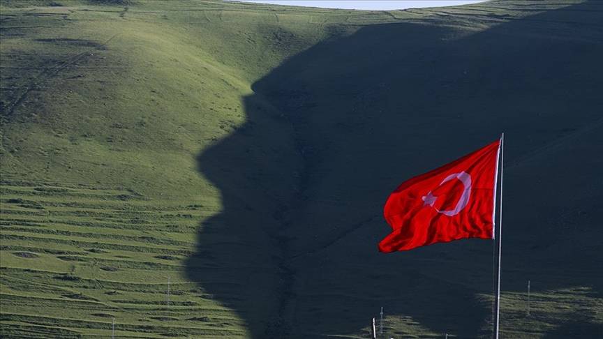 Ardahan'da dağlara yansıyan ‘Atatürk silüeti’ bu yıl da gözlemlendi 1