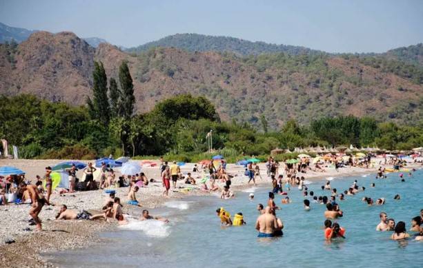 Vali uyardı: Her türlü dolandırıcılık, yankesicilik, sahtekarlık. 1 milyondan fazla tatilci o ile gidecek 1