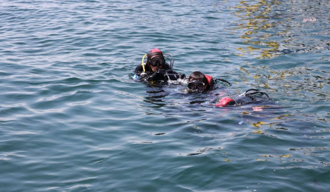 Bunlar denizden çıktı. Motosiklet tüplü televizyon ne ararsan var 9