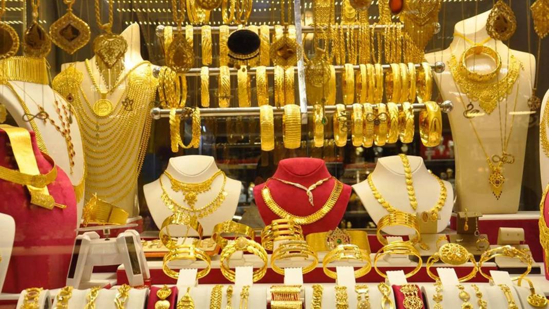 Dev bankadan altınla ilgili yatırımcıları şaşırtacak uyarı 4