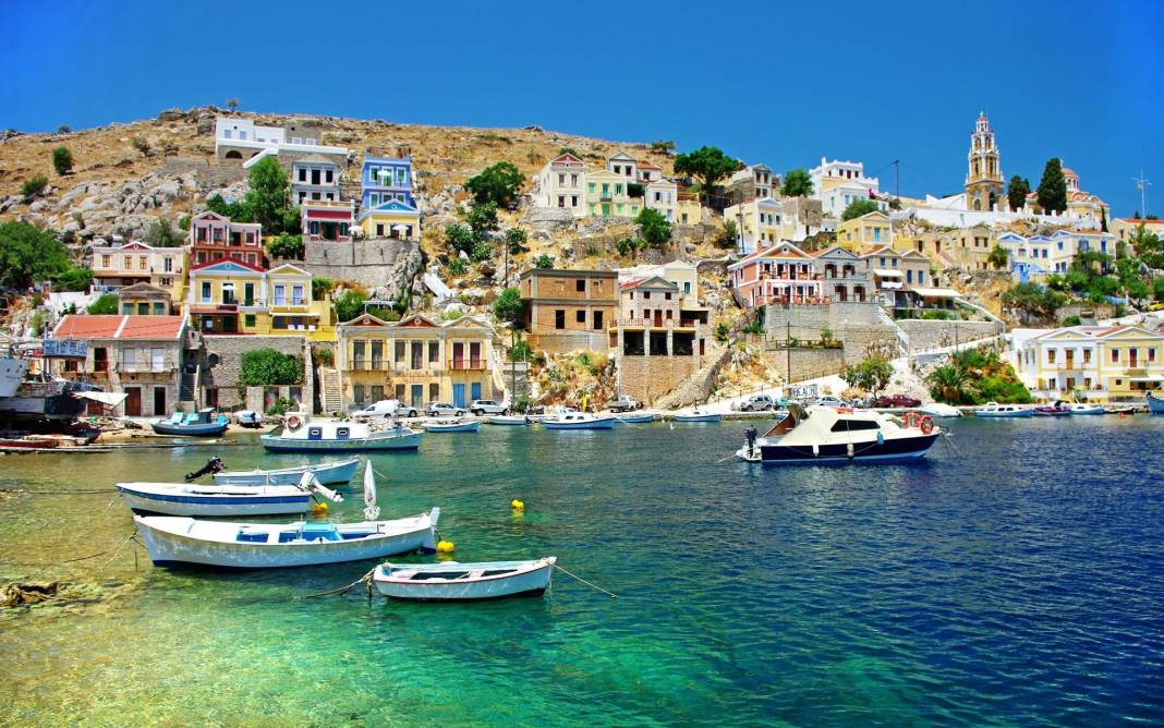Ümit Özdağ'dan Yunanistan'a tatile gidenlere tepki. ‘İşgalci Yunan’a para aktarma tatilini ülkende yap’ 1