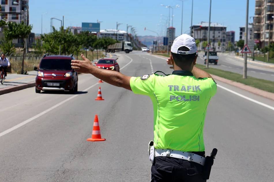 B sınıfı ehliyeti olanlara piyango vurdu: Artık o şart resmen kaldırıldı 4