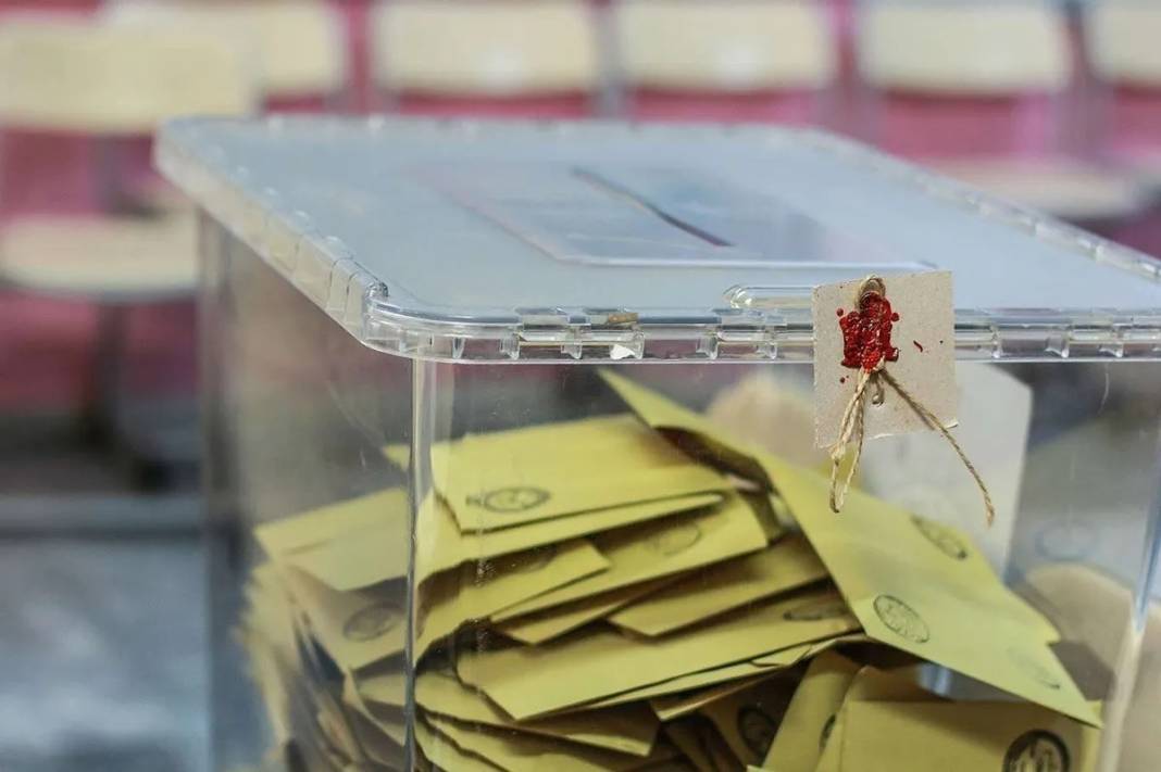 Son ankette AKP dibi gördü. Emekliler iktidarı sildi süpürdü 9