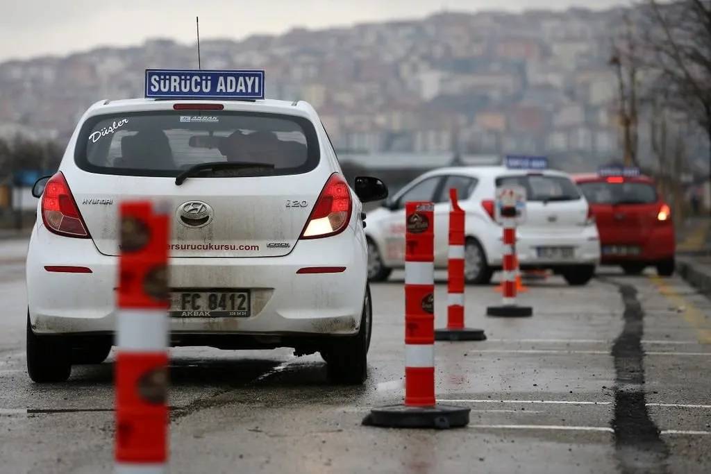 Aracını Ehliyetsiz Kullanmak İsteyenler Nüfus Müdürlüklerine Koşuyor 19