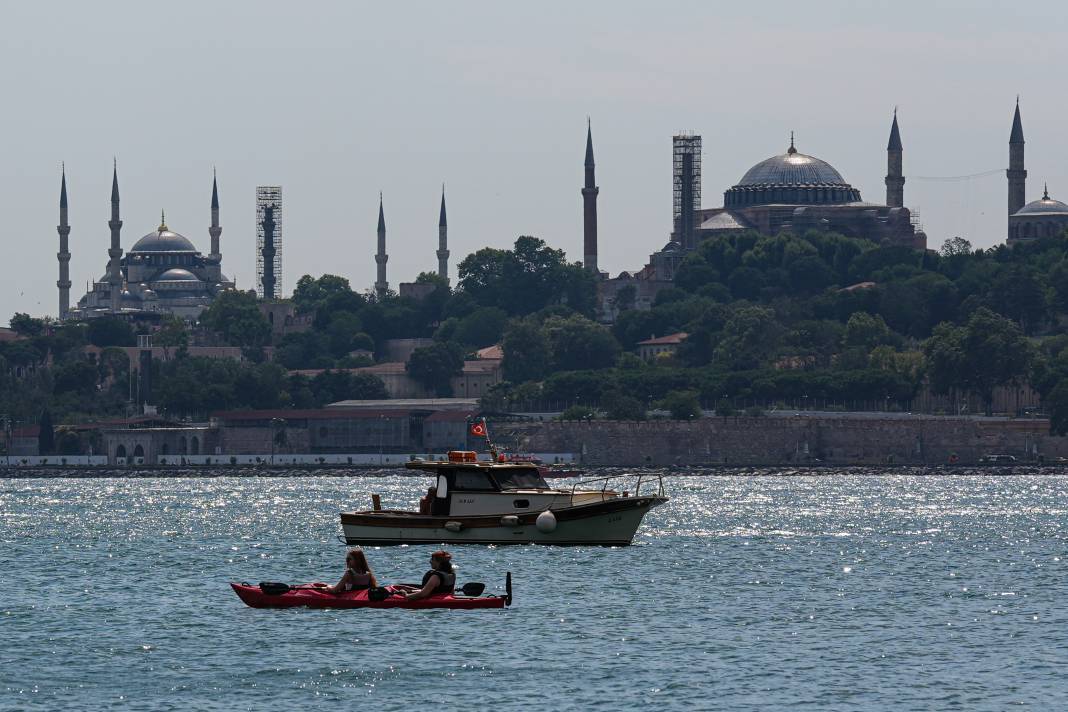 İstanbul'da nefes almak mümkün değil! Nem oranı rekor üstüne rekor kırdı 39