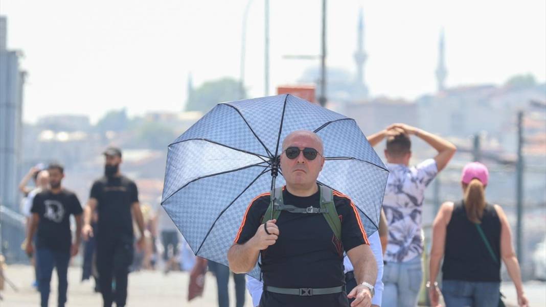 İstanbul'da nefes almak mümkün değil! Nem oranı rekor üstüne rekor kırdı 36