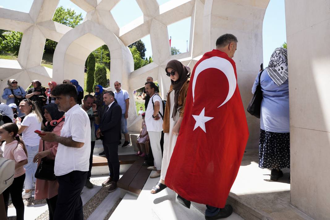 15 Temmuz Şehitler Makamı’na ziyaretçi akını 7