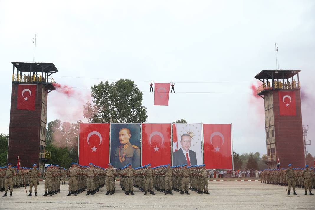 Kastamonu'da eğitimlerini tamamlayan uzman erbaşlar yeminlerini etti 13