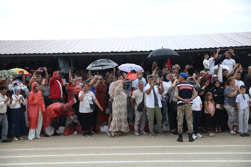 Kastamonu'da eğitimlerini tamamlayan uzman erbaşlar yeminlerini etti 4