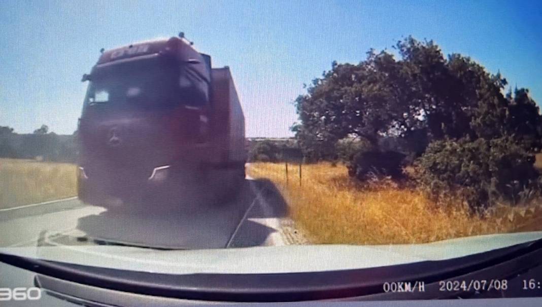 Edirne'de TIR trafik canavarlığı yaptı 5