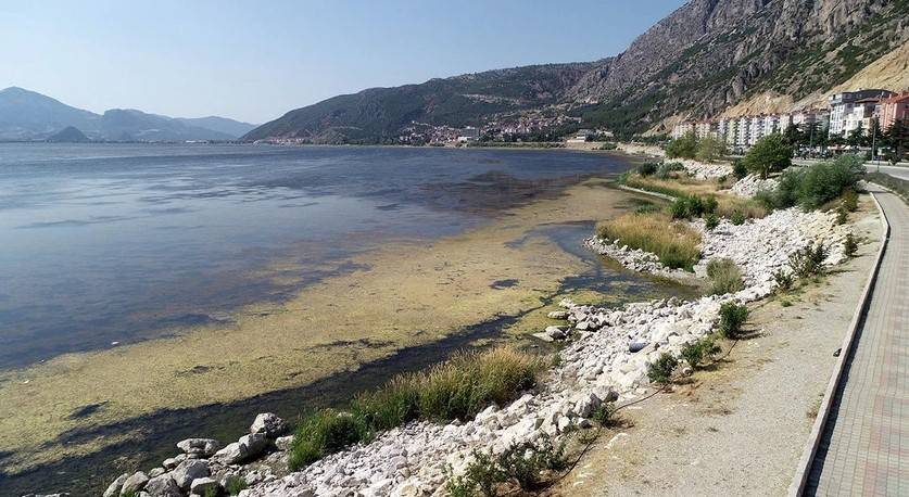 Yok oluşun fotoğrafı. Su kaydırağı ortada kaldı 3