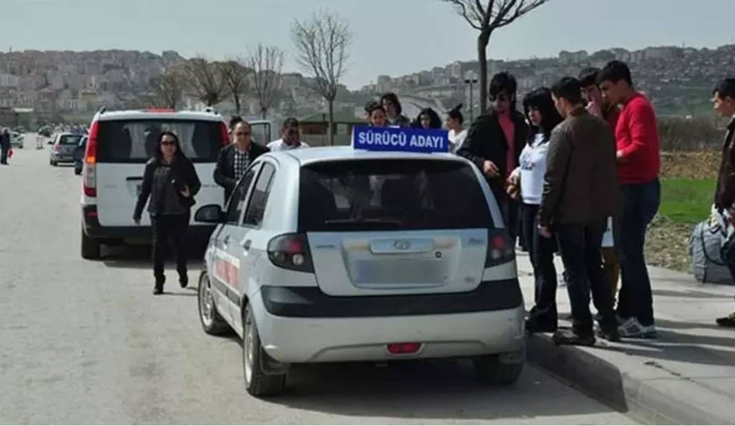 Ehliyet sınavlarında yeni dönem. O kurallar tamamen değişecek 3