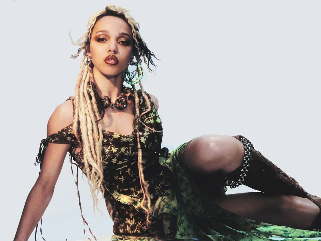 FKA Twigs yine yaptı yapacağını 11