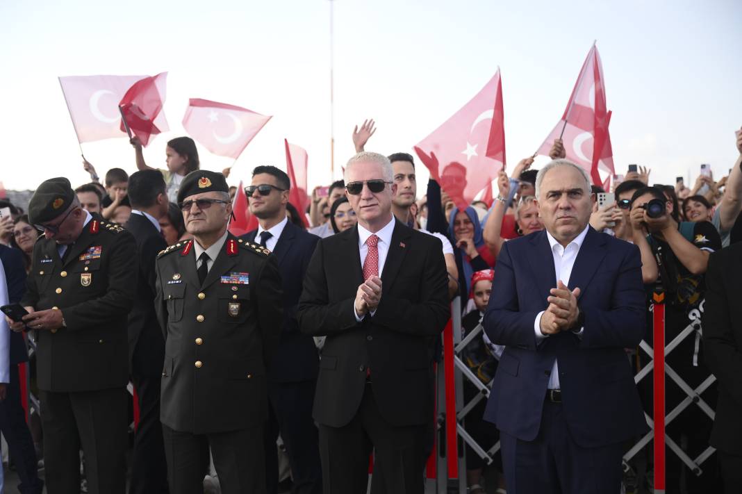 SOLOTÜRK'ten rekor kıran gösteri. İstanbulluları büyülediler 25