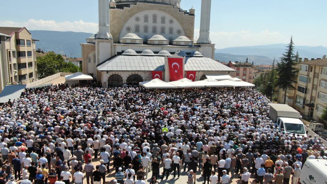 Kalp krizi sonucu şehit olan astsubay toprağa verildi 1