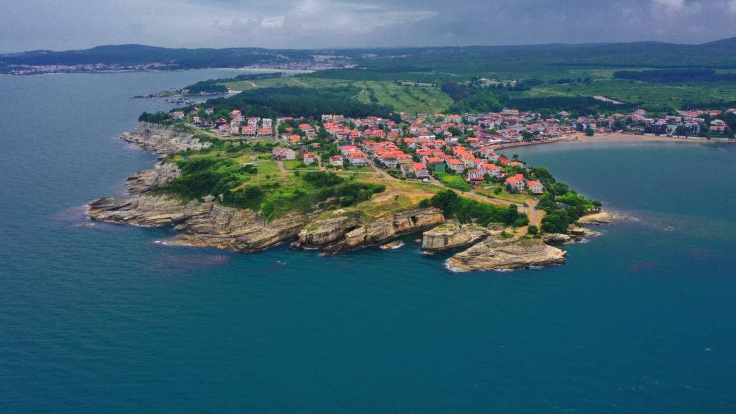 İstanbul'un yanı başındaki tatil cennetine akın sürüyor. Akdeniz'i aratmıyor 1