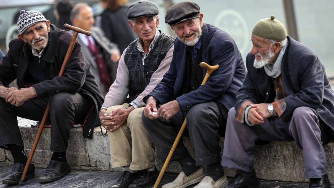 Emekli ve eşine bedava oldu! Bakanlık ve SGK anlaştı 4