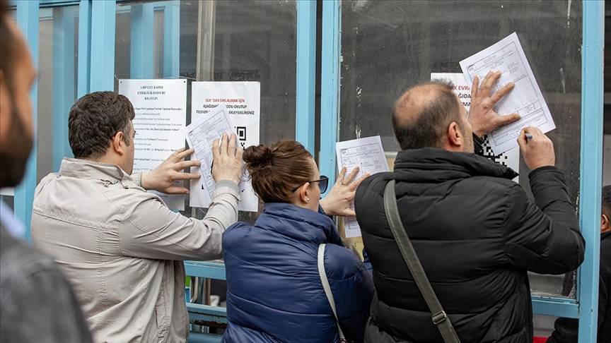 2025te düşük maaş alacağını öğrenenler dilekçe sırasına girdi. Bakanlık harekete geçti 10