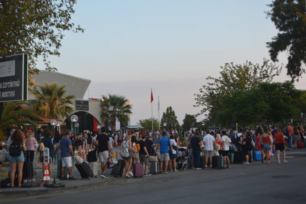 Zafer Bayramı'nda Yunan adası kuyruğu uzadıkça uzadı 10