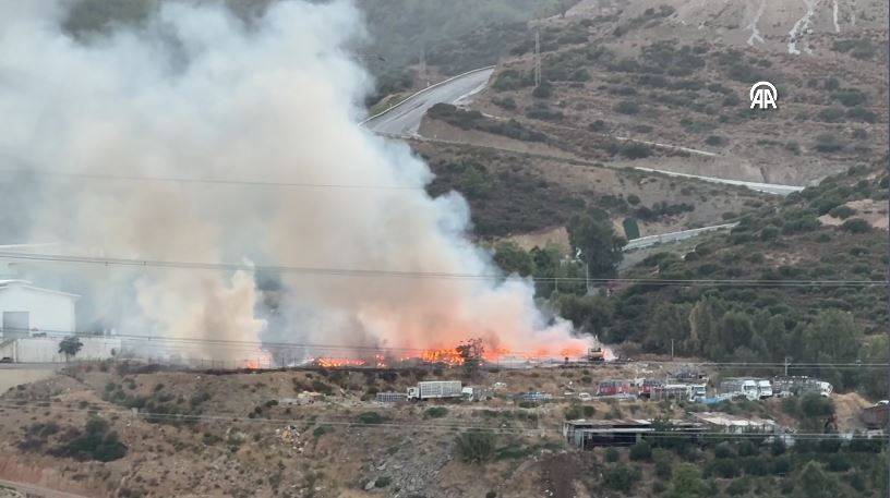 İzmir'de katı atık depolama sahasında çıkan yangın söndürüldü 10