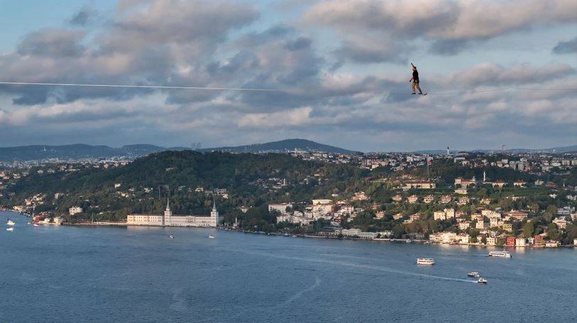 Boğaz'ın üstünden iple yürüyerek geçti. İstanbul bu olaya kitlendi 4