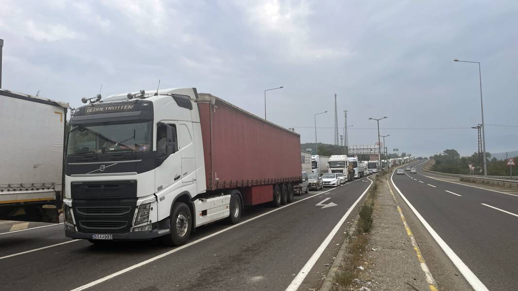 Tünel kapanınca trafik dağa çıktı 8