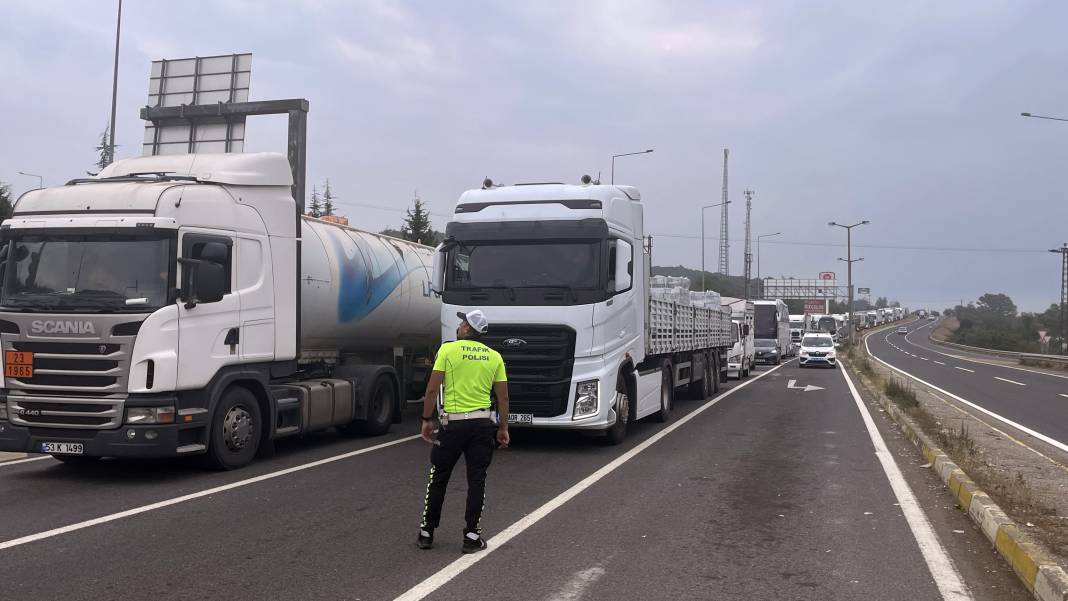 Tünel kapanınca trafik dağa çıktı 4