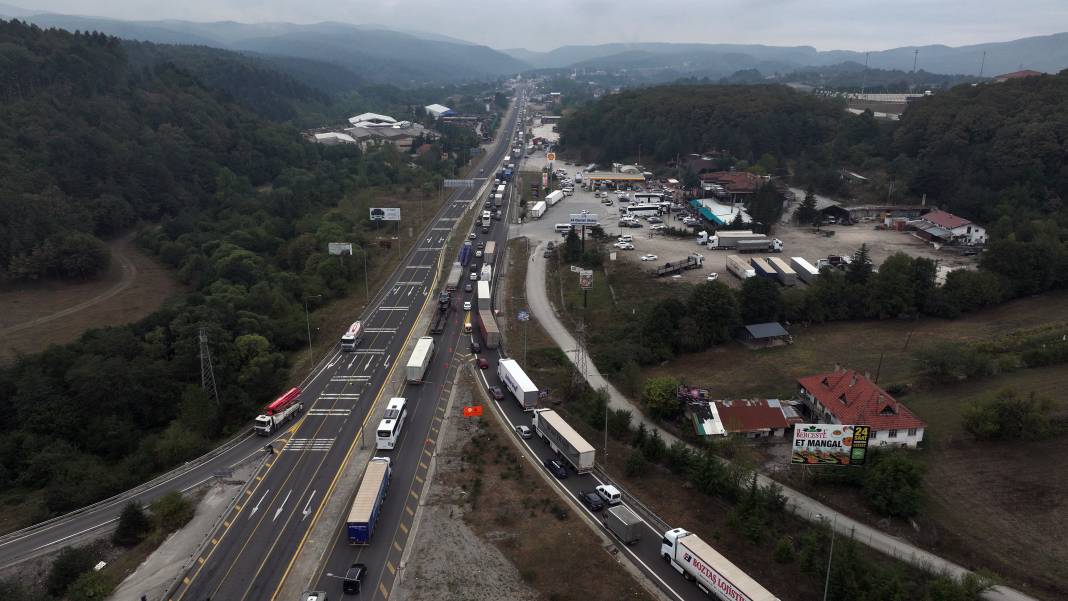 Tünel kapanınca trafik dağa çıktı 5