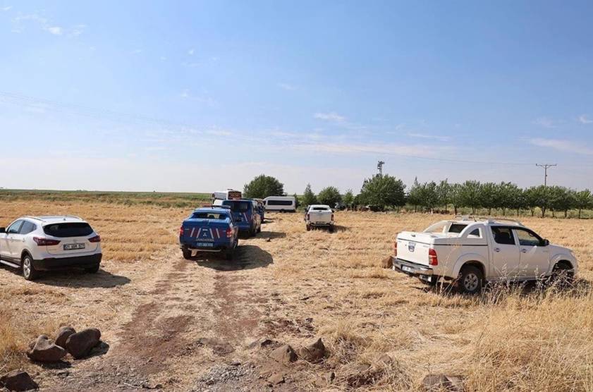 Kayıp Narin hakkında şok iddia. Araçta baygın halde yatıyordu, üzerinde battaniye vardı 9