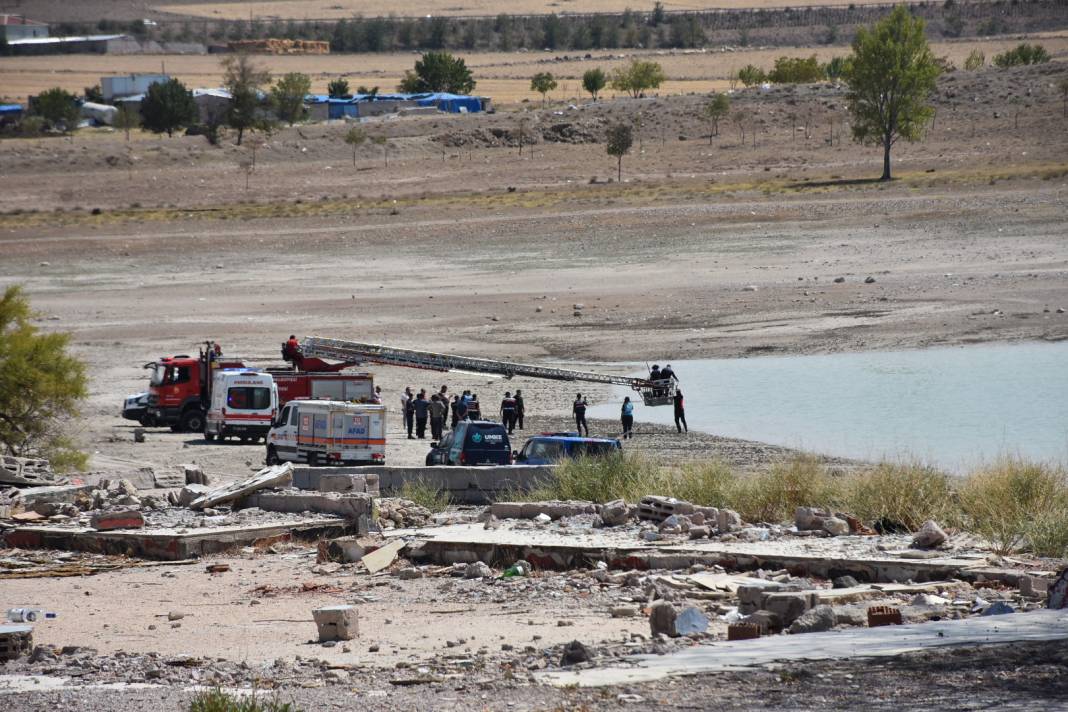 Niğde'de baraj gölünde acı son: Baba ve kızının cansız bedenleri bulundu 15