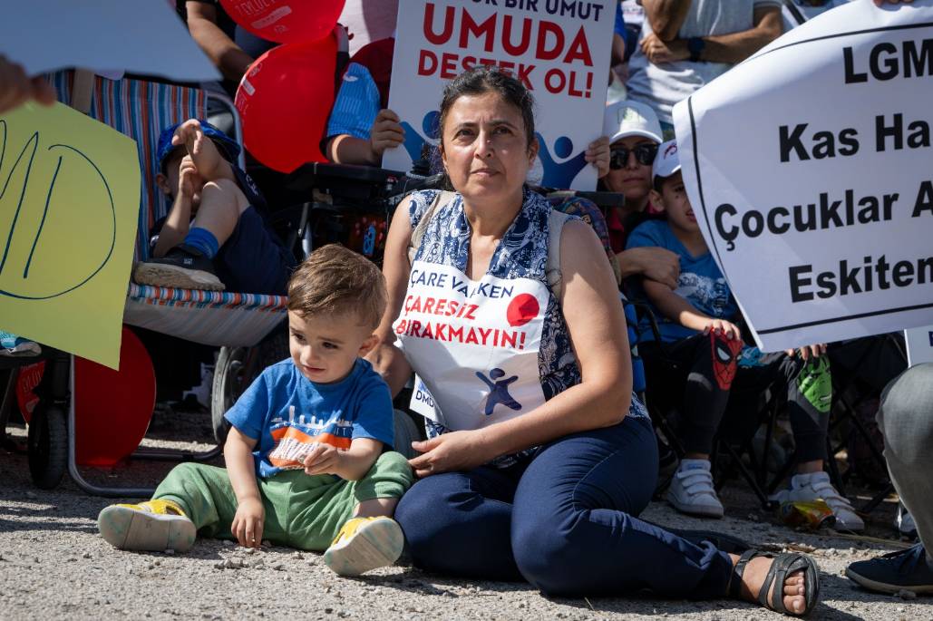 Bu çocukların gözyaşını dindirin. Kas hastaları için ilaç ödemesi isteniyor 2