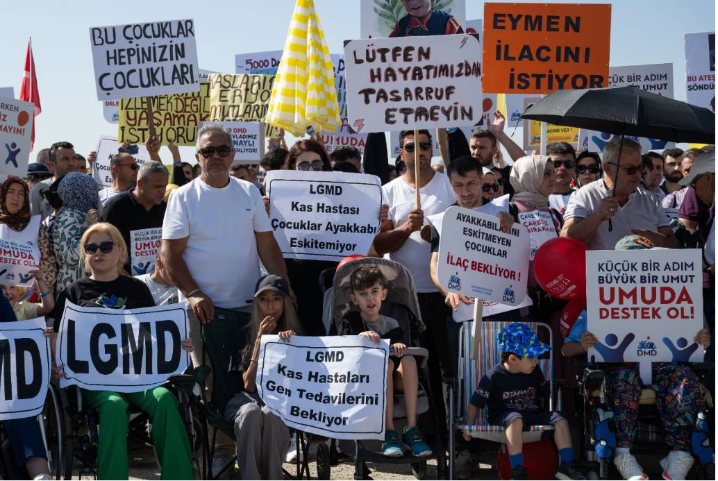 Bu çocukların gözyaşını dindirin. Kas hastaları için ilaç ödemesi isteniyor 1