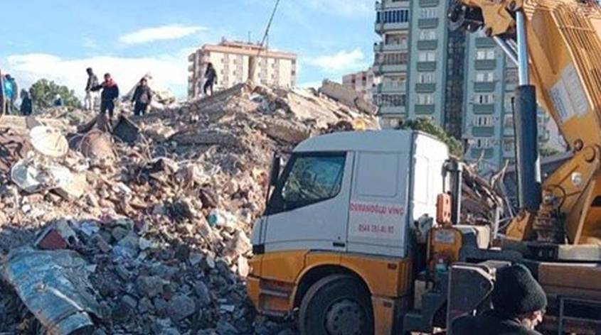 Vicdanların fay hattını kıran savunma. Depremde 150 kişi hayatını kaybetmişti 3