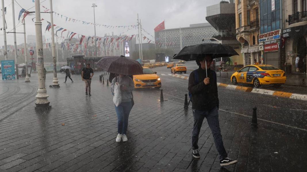 Kuvvetli sağanak yağış ve fırtına geliyor: Dikkat! Meteoroloji etkilenecek illeri açıkladı  (15 Eylül 2024 hava durumu) 13