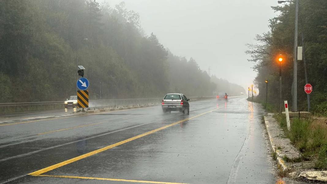 Meteoroloji'den uyarı: 27 ile çok kuvvetli sağanak geliyor! Hava sıcaklıkları düşecek (13 Ekim 2024 hava durumu) 4