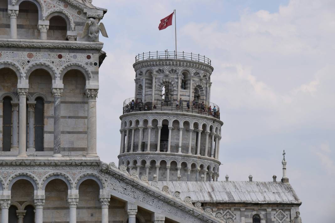 Pisa Kulesi: İtalya'nın ikonik yamukluğu 7