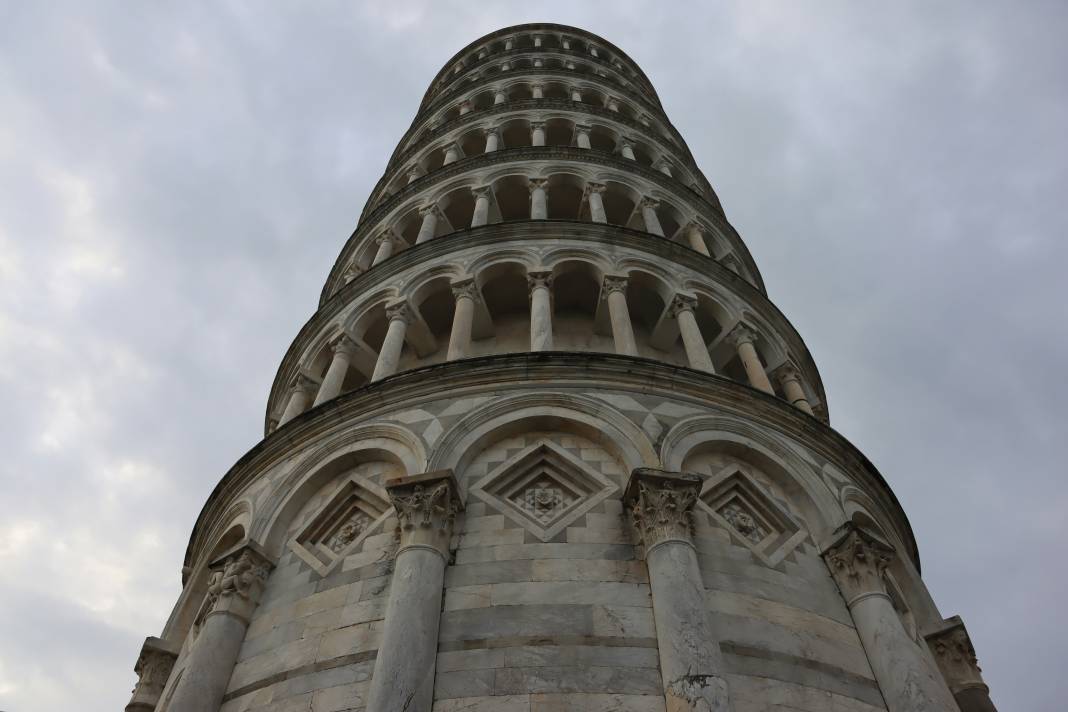 Pisa Kulesi: İtalya'nın ikonik yamukluğu 3