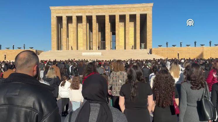 Türk Milleti Ata’sına koştu! Anıtkabir’e ziyaretçi akını 24