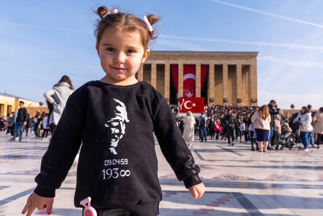 Türk Milleti Ata’sına koştu! Anıtkabir’e ziyaretçi akını 22