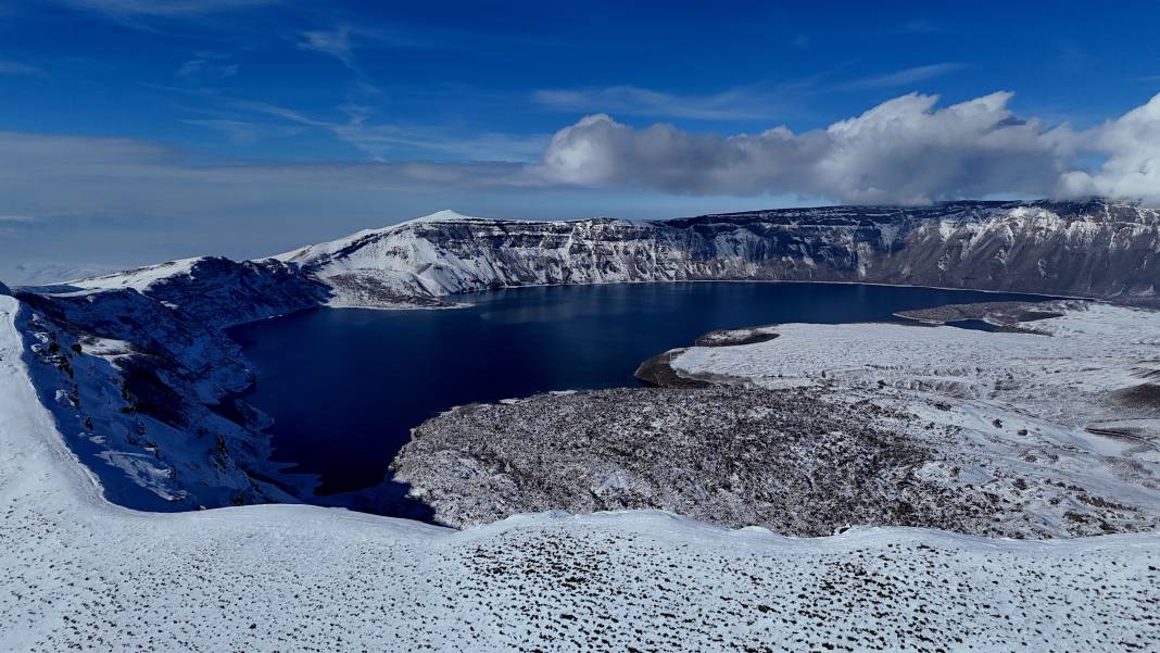 Nemrut’ta kışın eşsiz güzelliği: Dünyanın 2’nci Türkiye'nin ise en büyük krater gölü 11