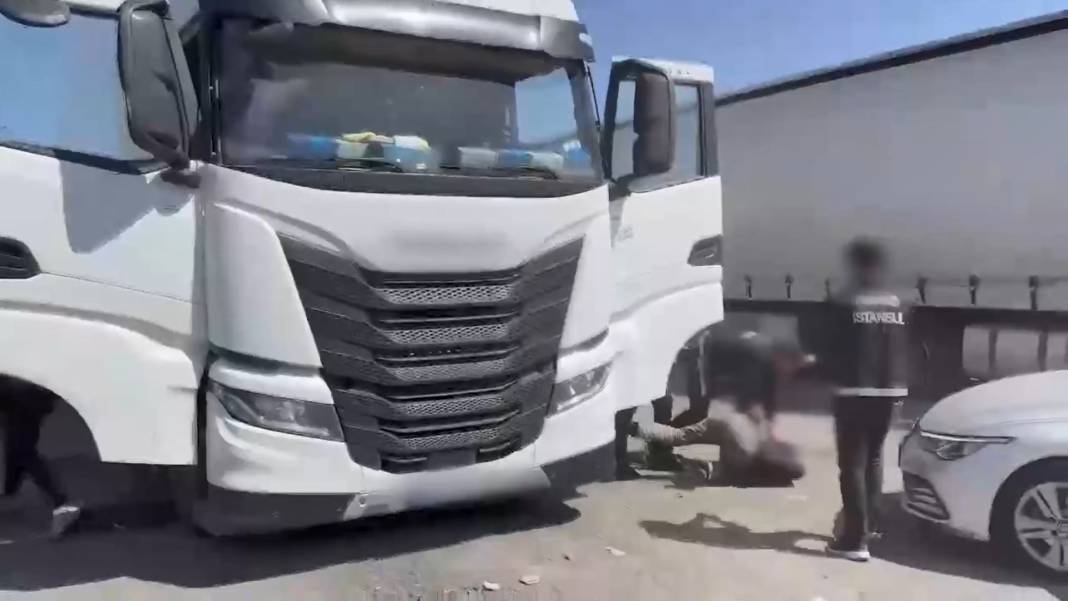 İstanbul'da dev operasyon: 1 ton 291 kilogram uyuşturucu yakalandı 2