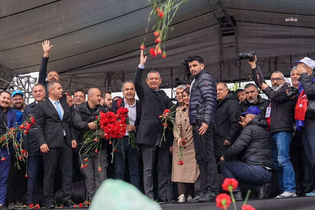 Özgür Özel'den Taksim ablukasına isyan: İktidarın öz güvensizliği görülüyor 3