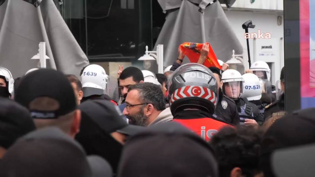 Taksim’e yürümek isteyen gençlere polisin sert müdahalesi kamerada 7